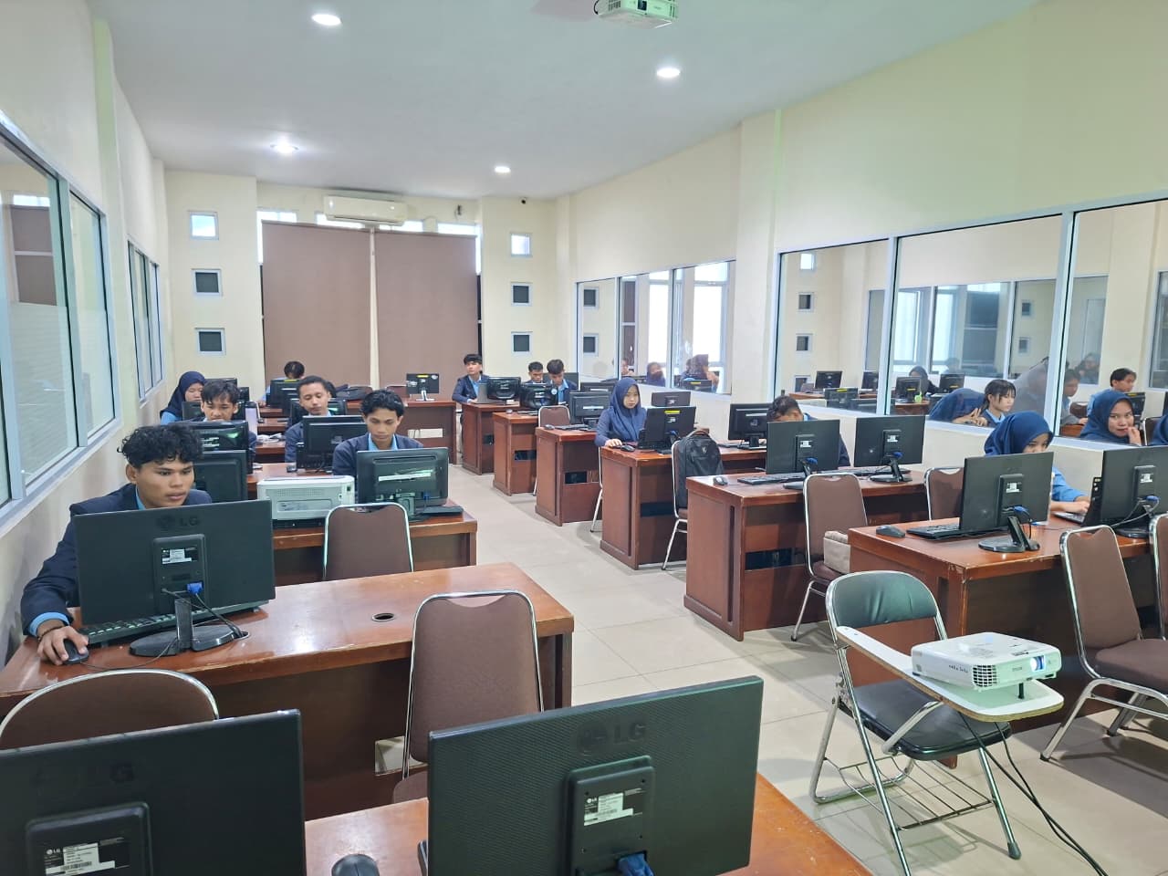 Pertemuan 2 LCC Web Design